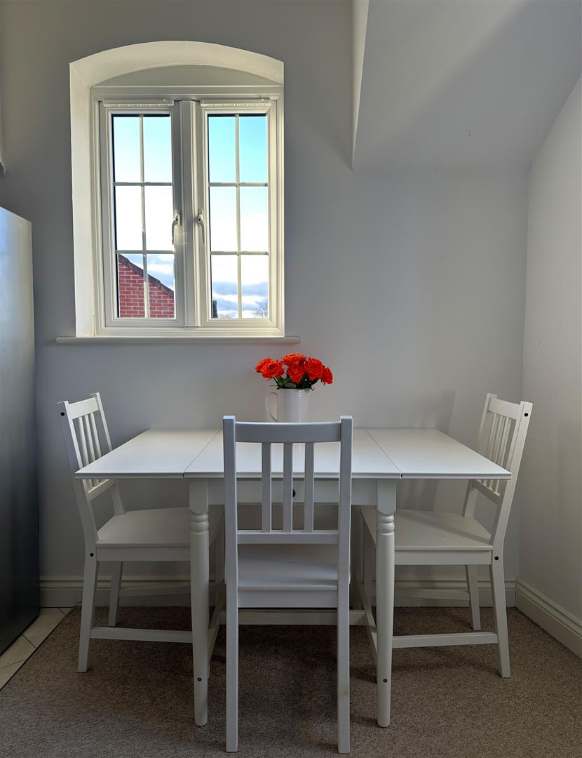 West End Close, Chippenham